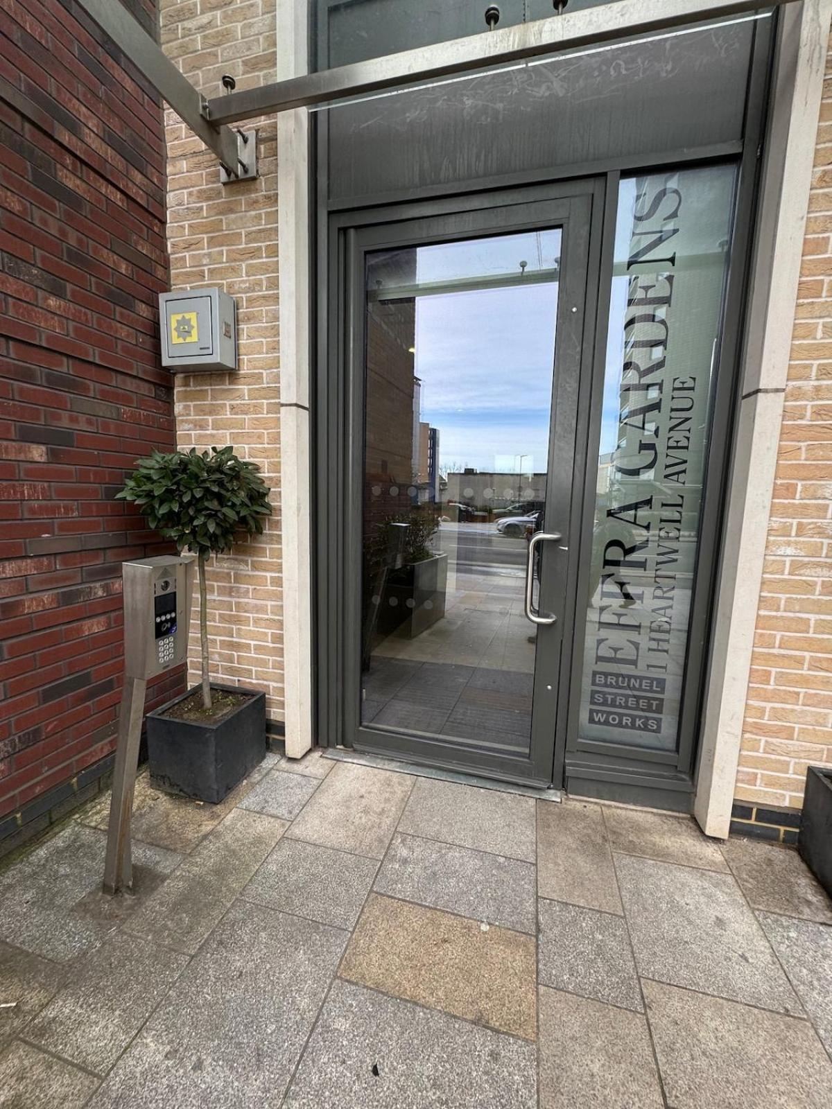 Luxury Effra Gardens, Canning Town 6 3bdr 2bth * Londra